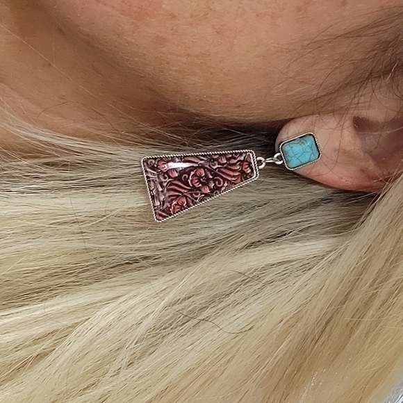 🔥LAST PAIR🔥 SOUTHWESTERN BOHO FLORAL DROP EARRINGS - Picture 3 of 6